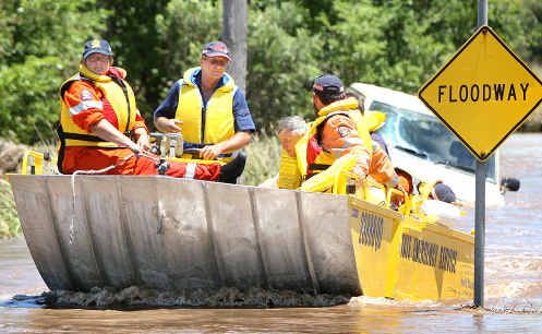 Ipswich SES in action in 2008. Ipswich SES in action in 2008.