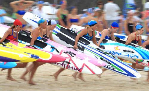 Under-17 girls racing for Kingscliff’s waters. Under-17 girls racing for Kingscliff’s waters.