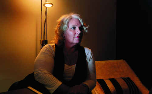 Hypnotherapist Caroline Wilson offers “Gastric Mind Lap Band” procedures to help people lose weight and change their lives for the better. Hypnotherapist Caroline Wilson offers “Gastric Mind Lap Band” procedures to help people lose weight and change their lives for the better.