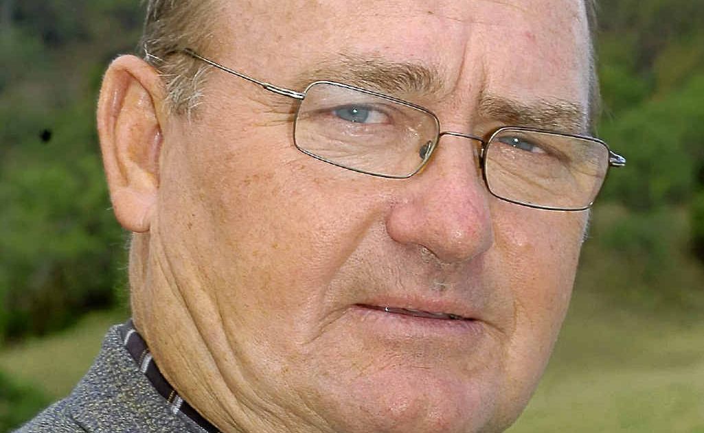 Cr Ernie Bennett. Cr Ernie Bennett.