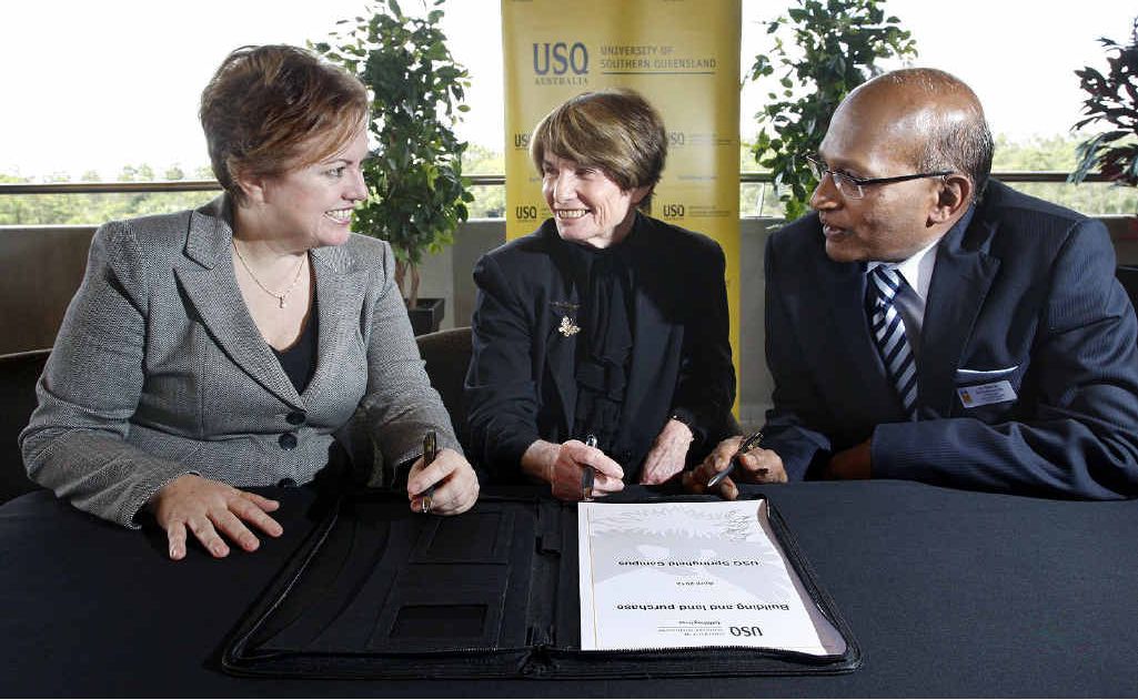 University vice-chancellor and president Professor Jan Thomas with chancellor Bobbie Brazil and chairman of Springfield Land Corporation Dr Maha Sinnathamby. Photo: Sarah Harvey University vice-chancellor and president Professor Jan Thomas with chancellor Bobbie Brazil and chairman of Springfield Land Corporation Dr Maha Sinnathamby. Photo: Sarah Harvey