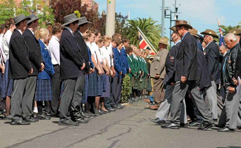 Local veterans and school students took part in Warwick’s unique Fade Away ceremony on Palmerin St. Local veterans and school students took part in Warwick’s unique Fade Away ceremony on Palmerin St.