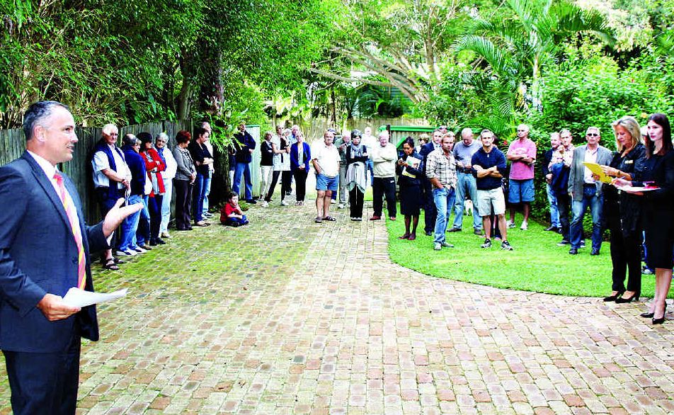 ABOVE: Auctioneer Simon Thomas calls for an increase on $700,000 at 25/86 Noosa Parade, Noosa Sound, on Saturday. The three-bedroom riverfront apartment is being marketed by Melanie Butcher and Olivier of Laguna Noosa Photo: Erle LeveyAuctioneer Justin Marsden announces that 19 Duke Street, Sunshine Beach, is on the market at $715,000 on Saturday and selling with Damian Styring of Ray White Noosa Hastings Street. Photo: Erle Levey ABOVE: Auctioneer Simon Thomas calls for an increase on $700,000 at 25/86 Noosa Parade, Noosa Sound, on Saturday. The three-bedroom riverfront apartment is being marketed by Melanie Butcher and Olivier of Laguna Noosa Photo: Erle LeveyAuctioneer Justin Marsden announces that 19 Duke Street, Sunshine Beach, is on the market at $715,000 on Saturday and selling with Damian Styring of Ray White Noosa Hastings Street. Photo: Erle Levey