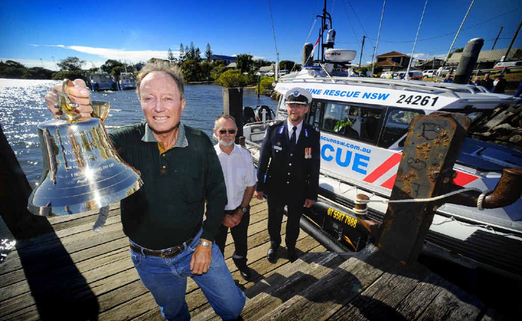Doug Ensbey with Unit Commander Marine Rescue Wooli Richard Taffs and Deputy Commissioner Marine Rescue Heinz Mueller. Doug Ensbey with Unit Commander Marine Rescue Wooli Richard Taffs and Deputy Commissioner Marine Rescue Heinz Mueller.