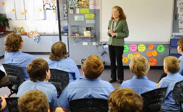 Page MP Janelle Saffin talks to students at St Mary’s school in Grafton to help them with study on government in Australia. Page MP Janelle Saffin talks to students at St Mary’s school in Grafton to help them with study on government in Australia.