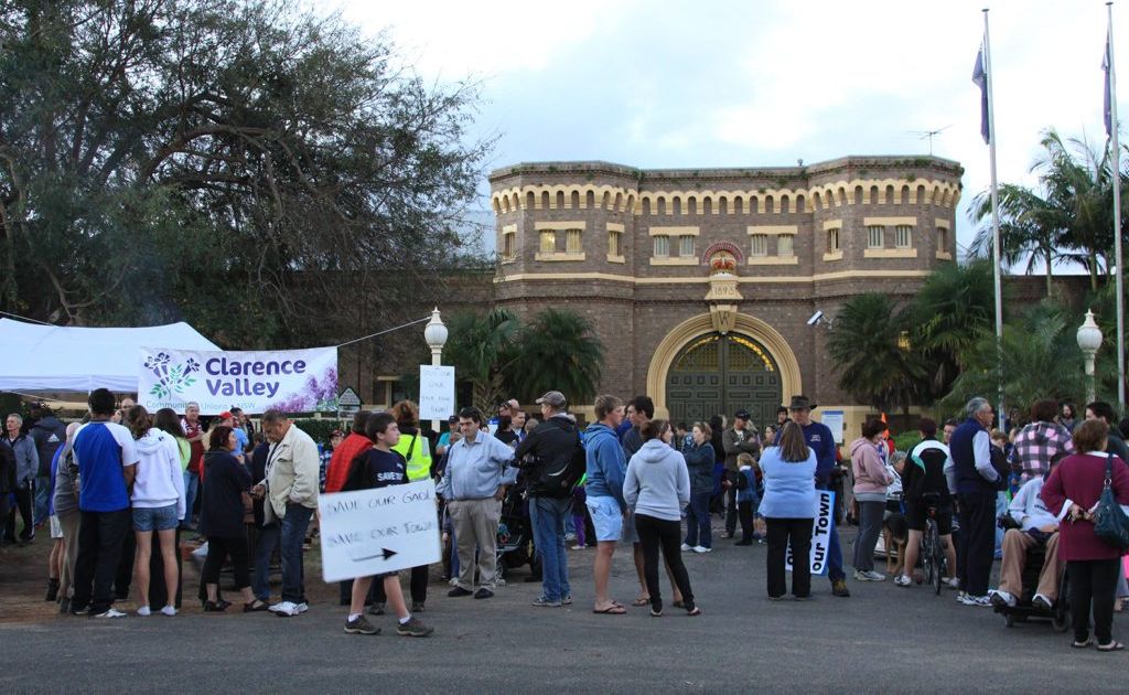 Grafton Gaol Picket line - community come out in support of job losses: The crowd keep building late into the afternoon. Photo Lynne Mowbray / Daily Examiner Grafton Gaol Picket line - community come out in support of job losses: The crowd keep building late into the afternoon. Photo Lynne Mowbray / Daily Examiner