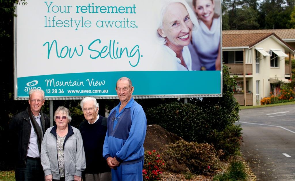 Tweed mayor Barry longland with Mount View residents Marion Thompson, Graeme Gough and Greg Kelloway. Tweed mayor Barry longland with Mount View residents Marion Thompson, Graeme Gough and Greg Kelloway.