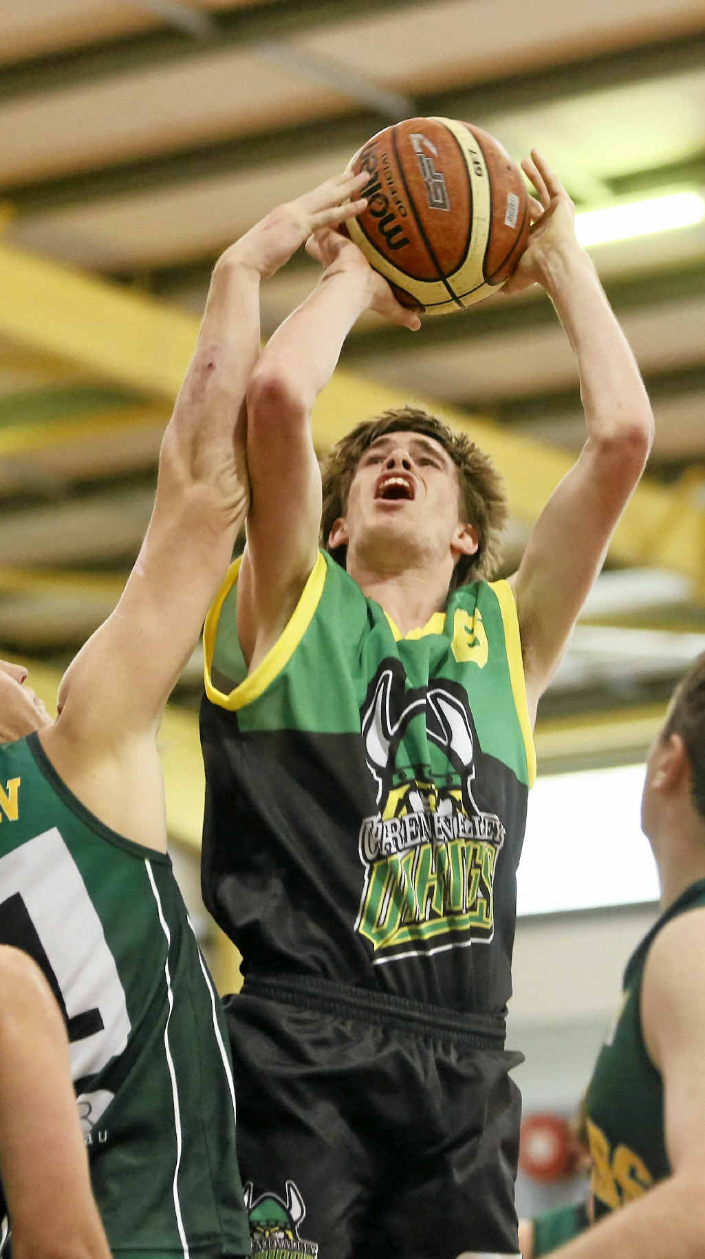 ON THE RISE: Vikings’ Callan Crapp drives to the net against Newcastle. Photo: Adam Hourigan ON THE RISE: Vikings’ Callan Crapp drives to the net against Newcastle. Photo: Adam Hourigan