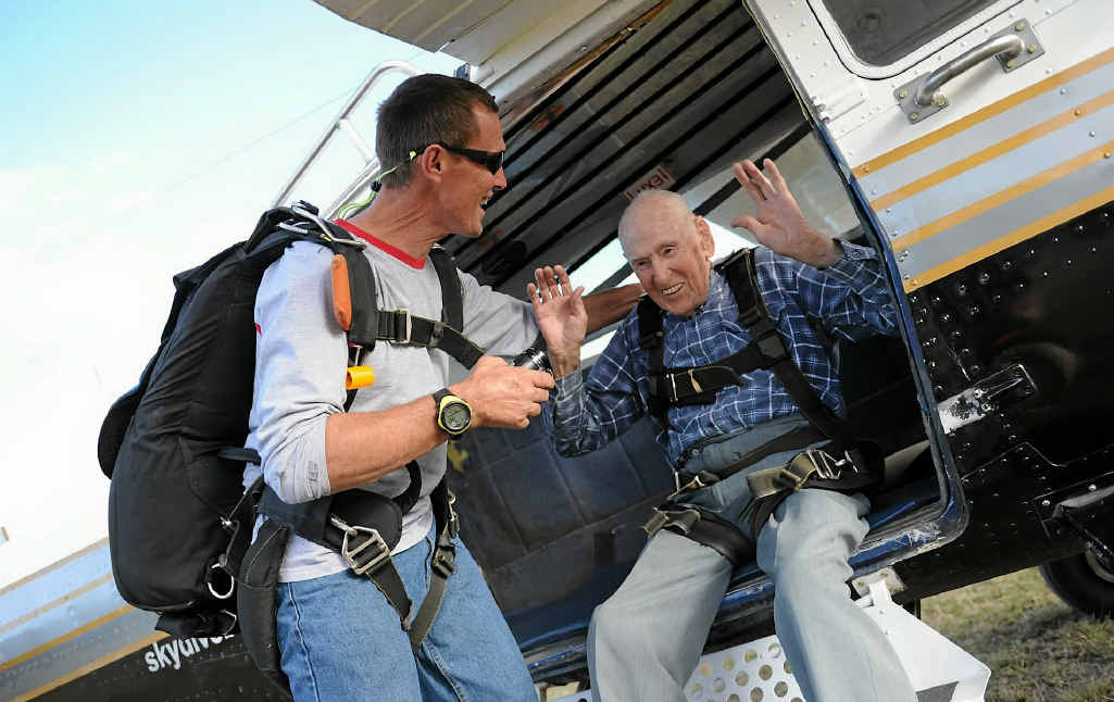 Gladstone’s Clem Higgins, 90, jumps for his birthday with Skydive Central Queensland. Gladstone’s Clem Higgins, 90, jumps for his birthday with Skydive Central Queensland.