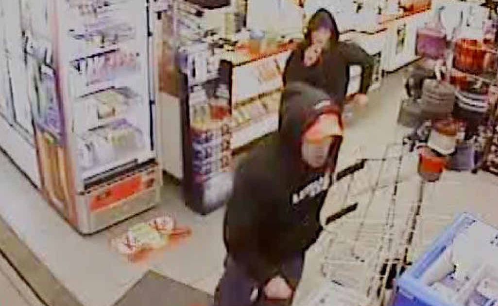 The attempted armed robbery at the Matilda service station at Willowbank early Monday morning. The attempted armed robbery at the Matilda service station at Willowbank early Monday morning.