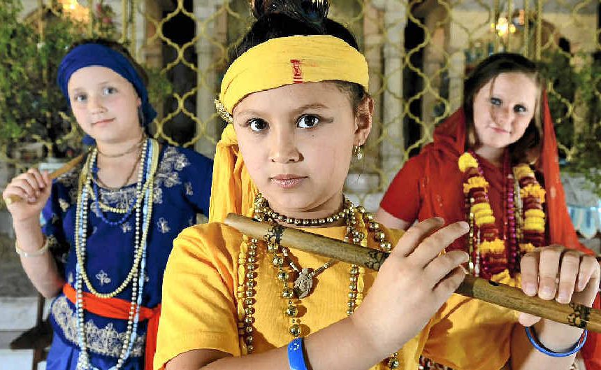 Malini, Asarvari and Latita preparing for the festival. Malini, Asarvari and Latita preparing for the festival.