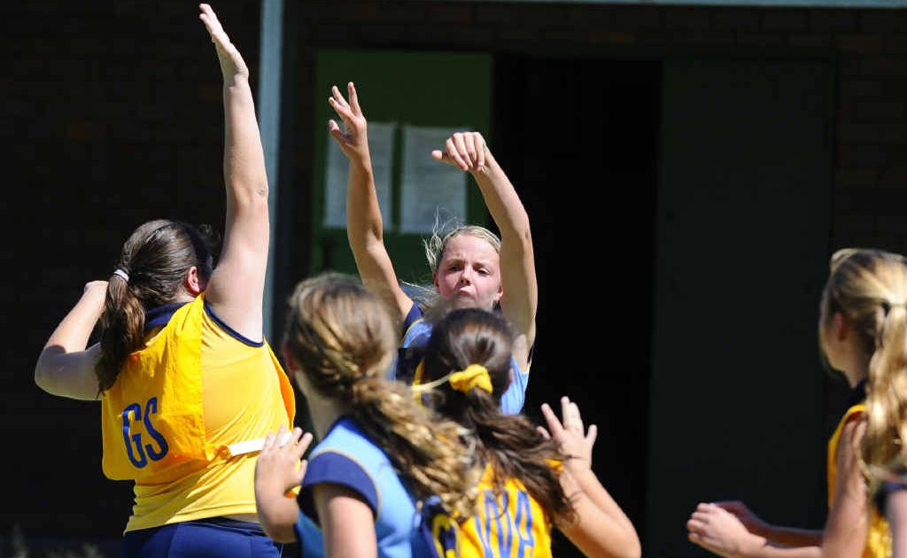 Yamba’s goal keeper Bree McFarlane lobs the ball during the grand final of the Daily Examiner Primary School Netball Challenge between Yamba Public School and South Grafton Public School. Photo: JoJo Newby Yamba’s goal keeper Bree McFarlane lobs the ball during the grand final of the Daily Examiner Primary School Netball Challenge between Yamba Public School and South Grafton Public School. Photo: JoJo Newby