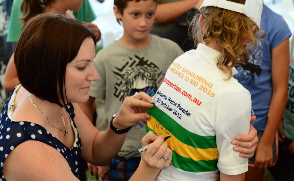 Anna Meares signs autographs at the Central Queensland Properties Open Day and Family Fair in Gracemere. Photo Sharyn O'Neill / The Morning Bulletin Anna Meares signs autographs at the Central Queensland Properties Open Day and Family Fair in Gracemere. Photo Sharyn O'Neill / The Morning Bulletin