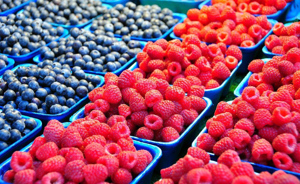 A great idea for a healthy snack - sprinkle half a punnet of berries with fresh mint. A great idea for a healthy snack - sprinkle half a punnet of berries with fresh mint.