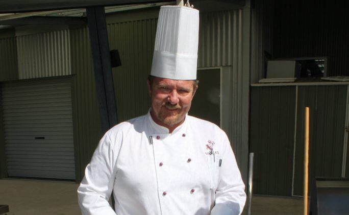 WOOD FIRED: Former QCWT executive chef and food and beverage training manager Andrew Simpson with a perfectly prepared pizza. Photo Daniel Elliott / Stanthorpe Border Post WOOD FIRED: Former QCWT executive chef and food and beverage training manager Andrew Simpson with a perfectly prepared pizza. Photo Daniel Elliott / Stanthorpe Border Post