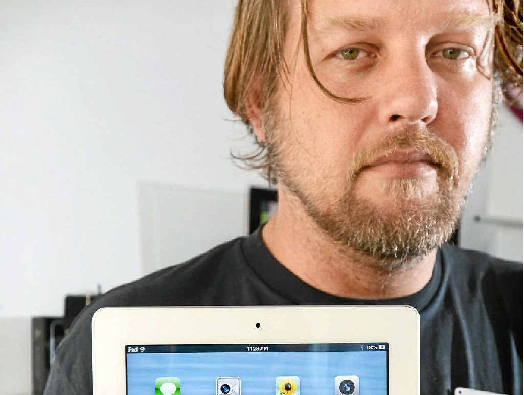 FRAUD WARNING: Alex Clarke from Power Max Computer, Lismore warns that a stolen credit card was used to purchase an iPad and Mac Book Pro. FRAUD WARNING: Alex Clarke from Power Max Computer, Lismore warns that a stolen credit card was used to purchase an iPad and Mac Book Pro.