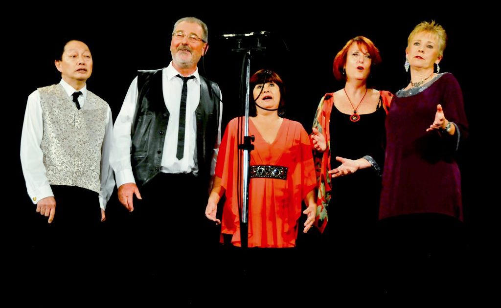 Champagne will perform at the Cooly carols on Sunday. Champagne will perform at the Cooly carols on Sunday.
