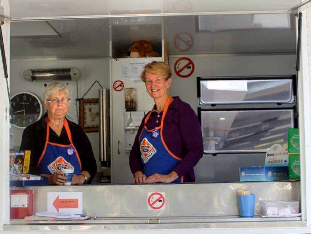 REFRESHING: Yelgun Driver Reviver volunteers Neroli Ford from Myocum and Jenny Batson from Mullumbimby. REFRESHING: Yelgun Driver Reviver volunteers Neroli Ford from Myocum and Jenny Batson from Mullumbimby.