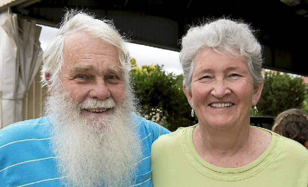 PURE LAND LEARNING COLLEGE: Bill and Rev Dorothy Woodside have a great time at the Pure Land Learning College dinner. PURE LAND LEARNING COLLEGE: Bill and Rev Dorothy Woodside have a great time at the Pure Land Learning College dinner.