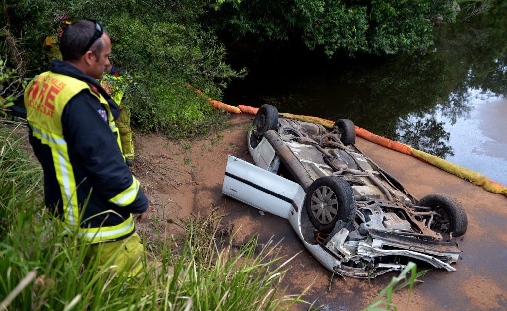 Car into the Tweed river past Murwillumbah Photo: John Gass / Daily News Car into the Tweed river past Murwillumbah Photo: John Gass / Daily News