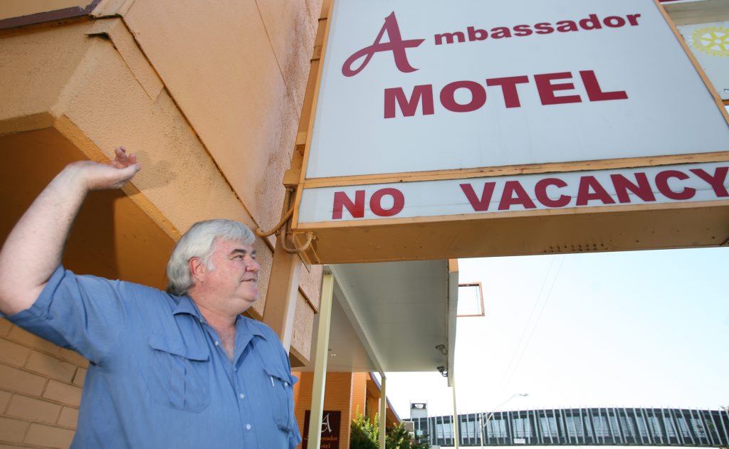 Manager of the Ambassador Motel on Yaamba Road with the no vacancy sign out. Photo: Chris Ison / The Morning Bulletin Manager of the Ambassador Motel on Yaamba Road with the no vacancy sign out. Photo: Chris Ison / The Morning Bulletin