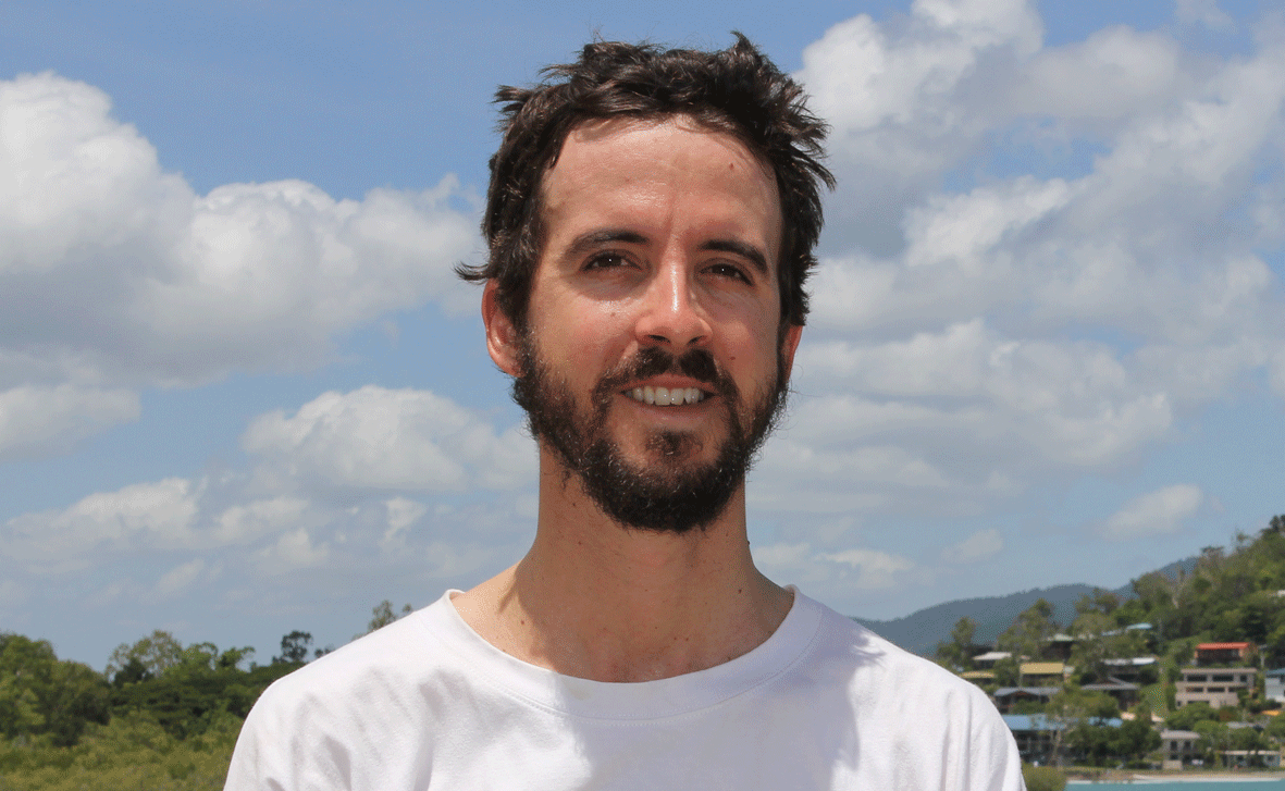 ELECTION MODE: Greens candidate Jonathon Dykyj was in Airlie Beach this weekend at the start of his 2013 Federal election campaign.
ELECTION MODE: Greens candidate Jonathon Dykyj was in Airlie Beach this weekend at the start of his 2013 Federal election campaign.