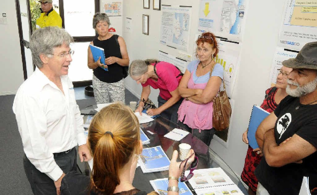 DEBATE: Metgasco CEO Peter Henderson talks with CSG activists at Metgasco’s shopfront. DEBATE: Metgasco CEO Peter Henderson talks with CSG activists at Metgasco’s shopfront.