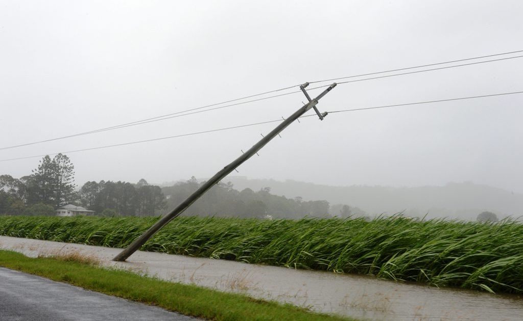Power lines down in Murwillumbah. Power lines down in Murwillumbah.