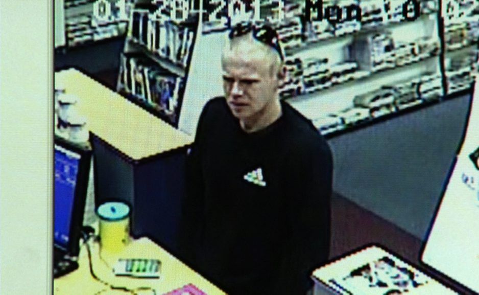 A CCTV image of the man police want to speak to. A CCTV image of the man police want to speak to.