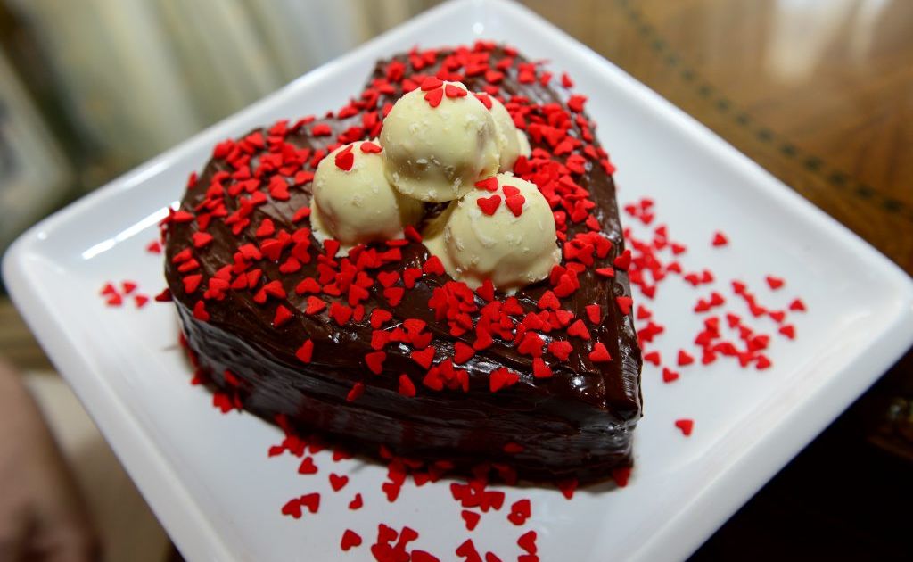 Samantha Cook makes her signature truffle love heart chocolate cake for Valentines Day. Photo Sharyn O'Neill / The Morning Bulletin Samantha Cook makes her signature truffle love heart chocolate cake for Valentines Day. Photo Sharyn O'Neill / The Morning Bulletin