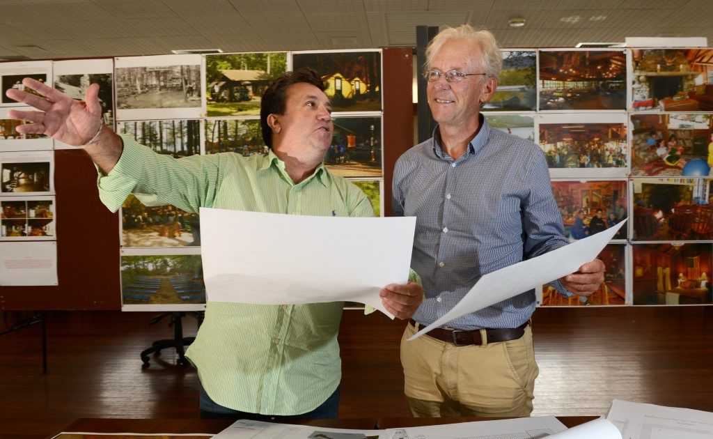Brett Popplewell and Barry Longland in Murwillumbah for the new TV show. Brett Popplewell and Barry Longland in Murwillumbah for the new TV show.