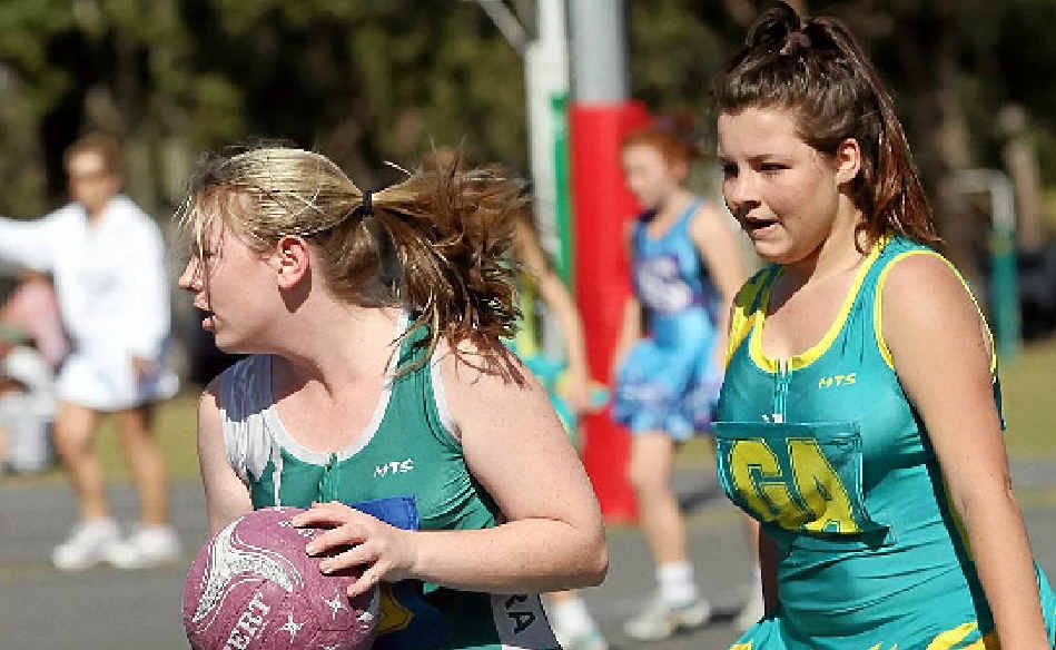 IT’S ON: Banora Point Roadrunners GD Danielle Waters and Cudgen Chargers GA Rianna Pateman. IT’S ON: Banora Point Roadrunners GD Danielle Waters and Cudgen Chargers GA Rianna Pateman.