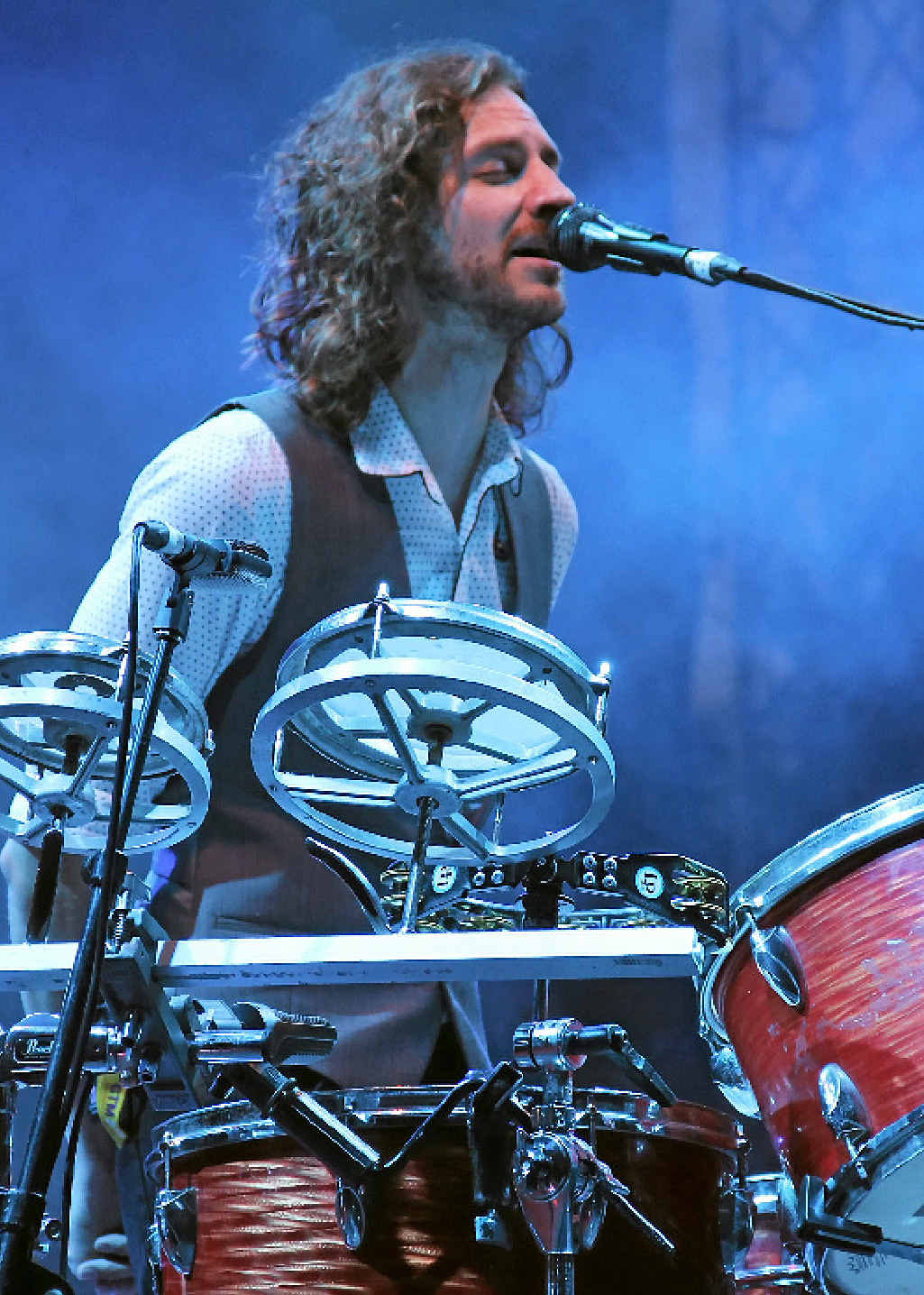 CROWD PULLER: The Basics, featuring Wally de Backer, otherwise known as Gotye (pictured), will perform at the Whitsunday Reef Festival’s Saturday night street party on the Beach Music Stage in the Airlie main eet. CROWD PULLER: The Basics, featuring Wally de Backer, otherwise known as Gotye (pictured), will perform at the Whitsunday Reef Festival’s Saturday night street party on the Beach Music Stage in the Airlie main eet.