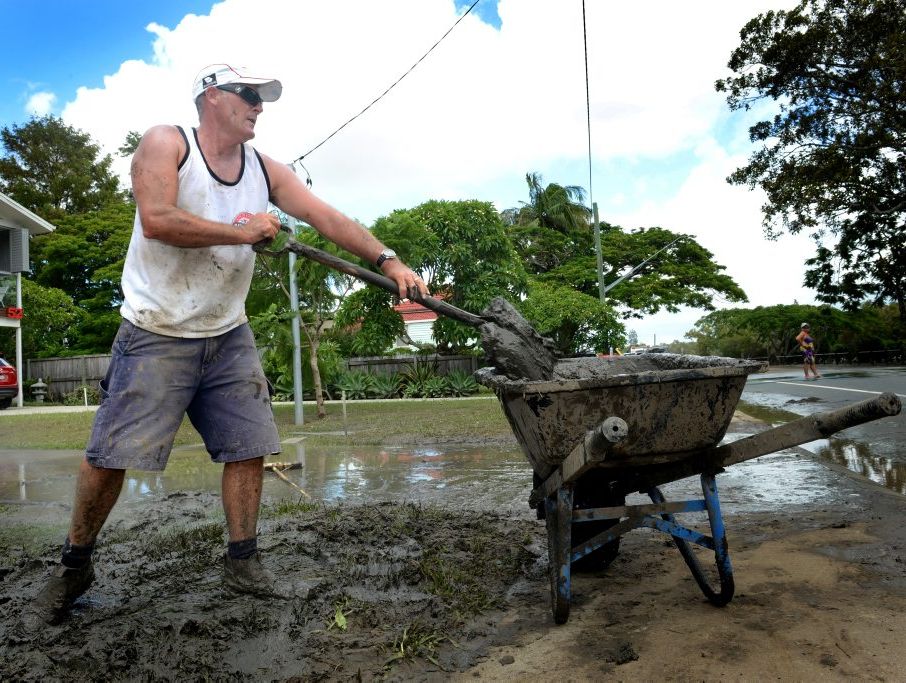 Tim Murphy cleans up in Tumbulgum Photo: John Gass / Daily News Tim Murphy cleans up in Tumbulgum Photo: John Gass / Daily News