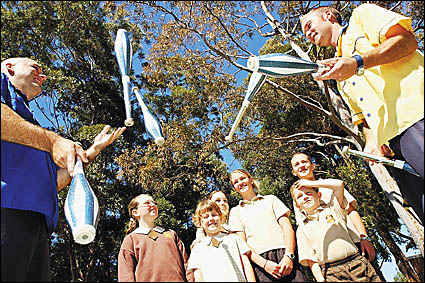 The Silly People?s Colin Franks and Phil Leconte wow audiences with their juggling skills. Photo: CHRIS RIX 04091803A The Silly People?s Colin Franks and Phil Leconte wow audiences with their juggling skills. Photo: CHRIS RIX 04091803A