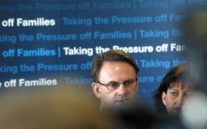 MARK Latham with Richmond ALP candidate Justine Elliot at The Tweed Hospital. MARK Latham with Richmond ALP candidate Justine Elliot at The Tweed Hospital.