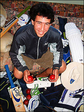 OFF TO INDIA: Tom Cooper prepares for a trip to India with the Australian cricket team. Picture: STEVE SPINKS OFF TO INDIA: Tom Cooper prepares for a trip to India with the Australian cricket team. Picture: STEVE SPINKS