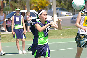 SUMMERLANDERS Dolphins defender Sarah Gordon looks to pass in the preliminary final game against Dunoon 2. Dolphins won 19-9. SUMMERLANDERS Dolphins defender Sarah Gordon looks to pass in the preliminary final game against Dunoon 2. Dolphins won 19-9.
