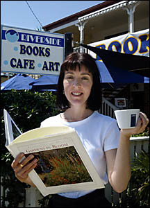 TUMBULGUM?S newest fan Leah Muller outside her bookstore TUMBULGUM?S newest fan Leah Muller outside her bookstore