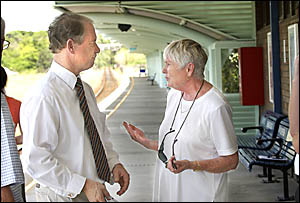 ?Don?t you let them close this station!? Nola Condon gives her views about rail travel to member for Coffs Harbour Andrew Frase ?Don?t you let them close this station!? Nola Condon gives her views about rail travel to member for Coffs Harbour Andrew Frase