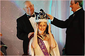 2005 Jacaranda Queen Katie Hirst receives her crown 2005 Jacaranda Queen Katie Hirst receives her crown