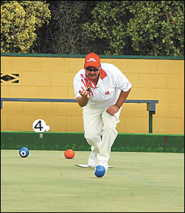 Zone 14 team skip Peter Taylor playing in the match against State Reserves skip Joel Bourke. Taylor?s team pushed their more f Zone 14 team skip Peter Taylor playing in the match against State Reserves skip Joel Bourke. Taylor?s team pushed their more f