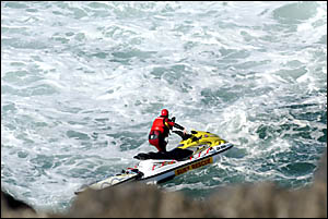 Lifesaver knocked from his jet ski search Lifesaver knocked from his jet ski search