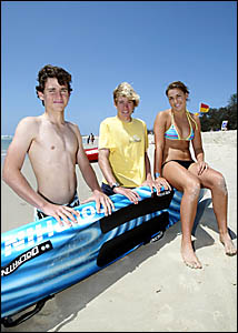 KINGSCLIFF?S StephanieGilmore powers through the trials and backs up against world tour leader Melanie Redman-Carr on day one o KINGSCLIFF?S StephanieGilmore powers through the trials and backs up against world tour leader Melanie Redman-Carr on day one o