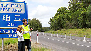 SAFETY BARRIER: Page MP Janelle Saffin with NSW Roads Minister Eric Roozendaal discussing recent upgrades to the Pacific Highwa SAFETY BARRIER: Page MP Janelle Saffin with NSW Roads Minister Eric Roozendaal discussing recent upgrades to the Pacific Highwa