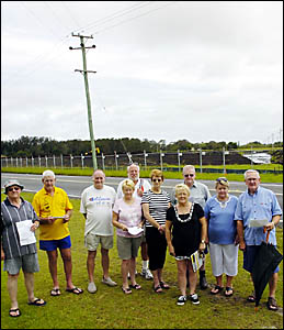 FLOODING FEARS: Concerned residents and staff of the Ballina Gardens Caravan Park (from left) Trev Bence, Dave Crockett, Reg Ho FLOODING FEARS: Concerned residents and staff of the Ballina Gardens Caravan Park (from left) Trev Bence, Dave Crockett, Reg Ho