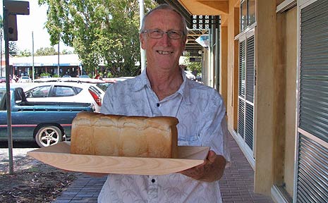 Ian Leggo – one of the Byron Beggars' Banquet volunteers. Ian Leggo – one of the Byron Beggars' Banquet volunteers.
