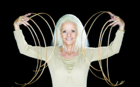 Lee Redmond held the previous record for world's longest fingernails. Lee Redmond held the previous record for world's longest fingernails.