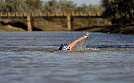 Deb Harding preparing for the 2009 Dirt n Dust Triathlong at Julia Creek. Deb Harding preparing for the 2009 Dirt n Dust Triathlong at Julia Creek.