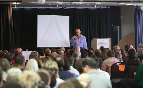 Teachers oppose wage cap